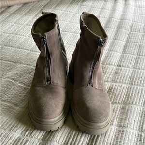Stylish Tan Ankle Boots